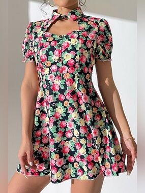 Shiny Floral Buttoned Cutout Puff Sleeve Dress